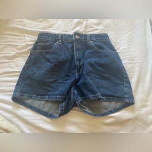 COTTON ON High rise mom short Women’s Size 10